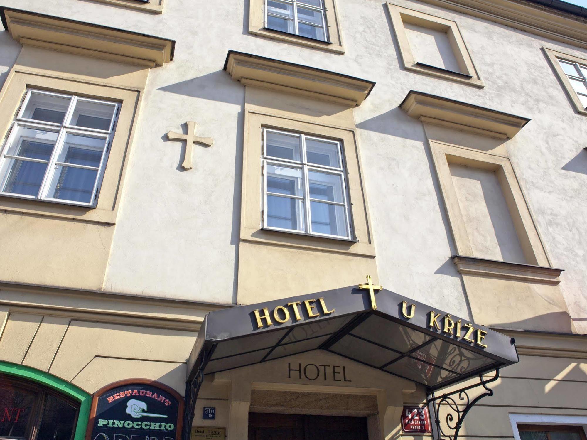 Hotel U Kříže Praga Exterior foto